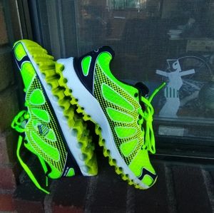 I Swiss sz 8 M Women's running shoes